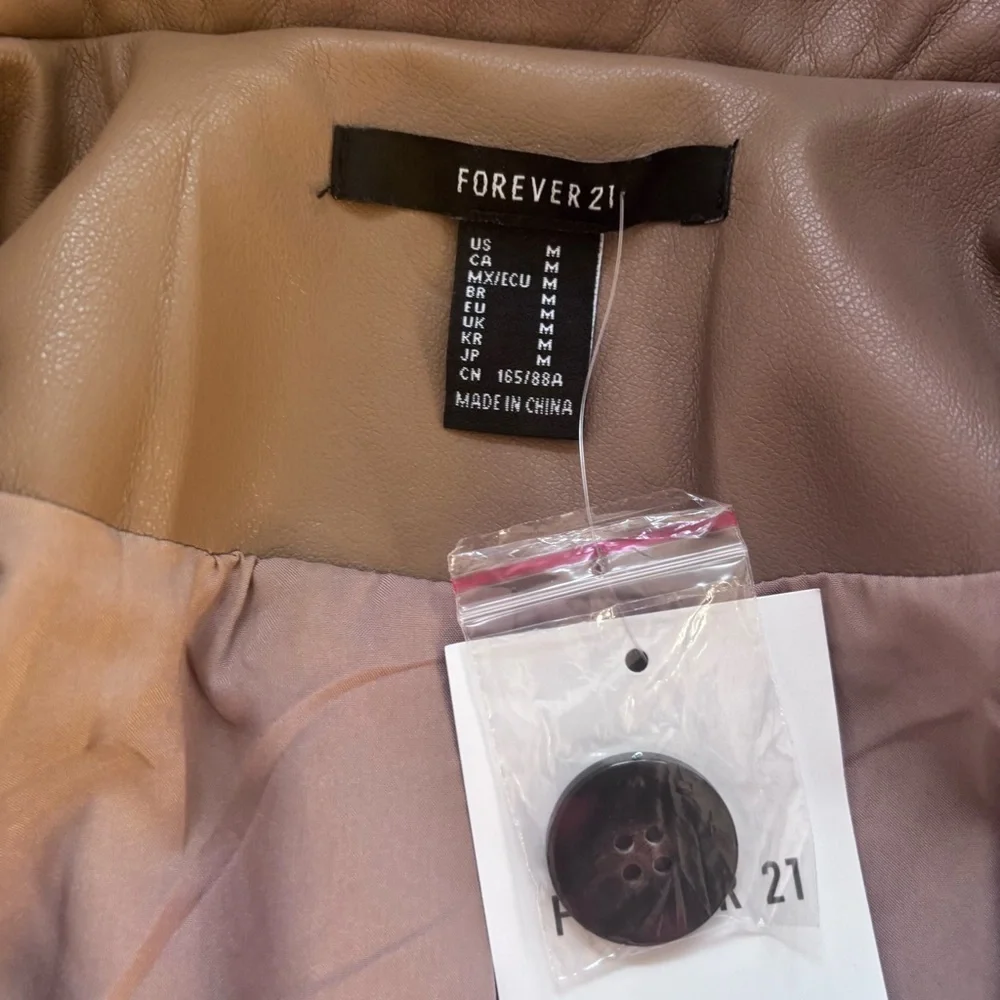 NWT Forever 21 faux Leather Blazer taupe size medium - Picture 4 of 10